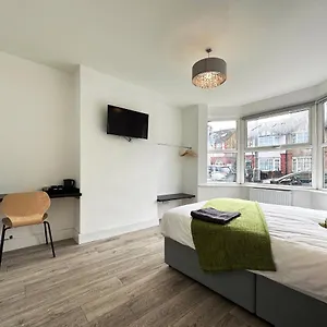  Apartment Deluxe Suits Near Luton Airport United Kingdom