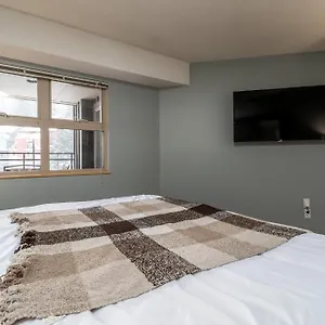 Creekside Slopeside 1br With Pool, Hot Tub, Bbq Apartment