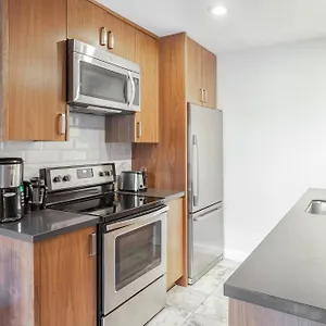 Next 2lifts W/free Parking Apartment